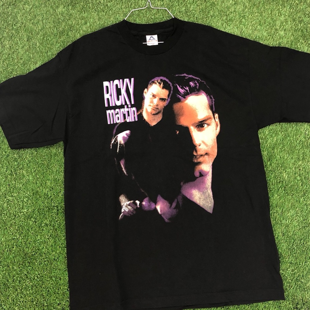 Vintage 90’s Ricky Martin Rap Tee!